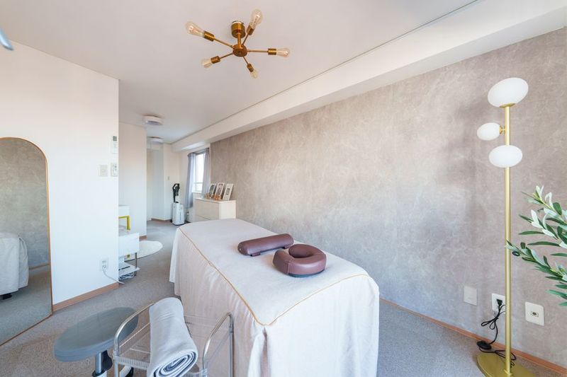 施術専門店  Hi-TONE - 施術専門店 Hi-TONE