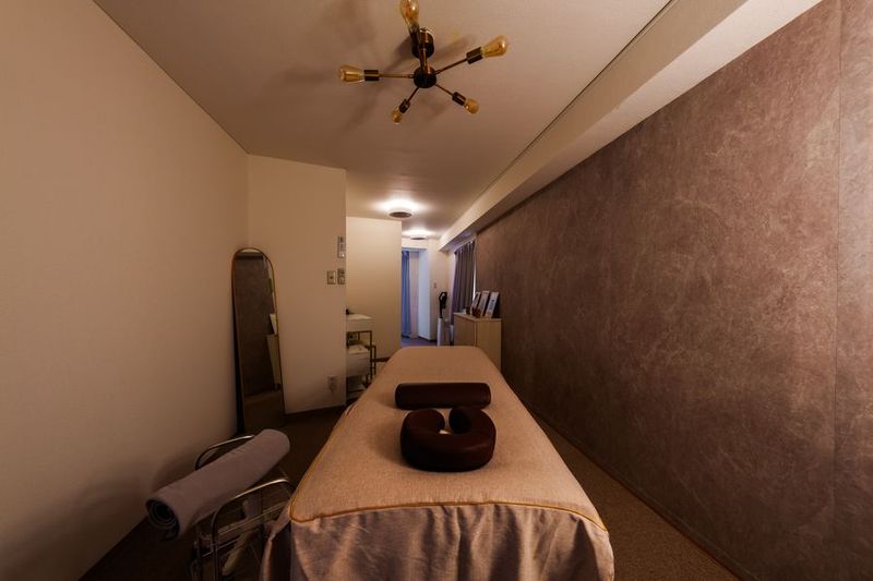 施術専門店  Hi-TONE - 施術専門店 Hi-TONE