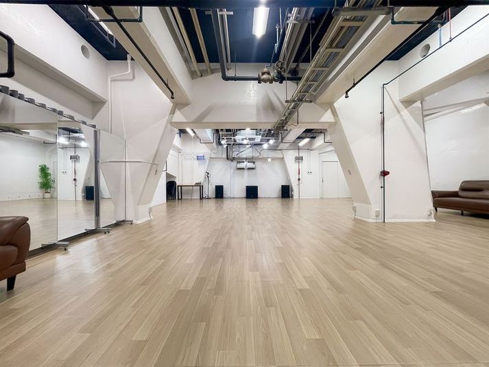 【B-グンカン・ベース】軍艦スタジオ - 【軍艦スタジオB】新宿・歌舞伎町・駅近1分・職安通り