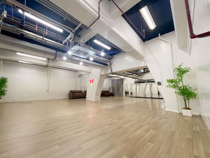 【グンカン・ベース】 卓球練習・レッスン・イベントにおすすめ！ - 軍艦ビル-109室　新宿・歌舞伎町・駅近1分・職安通り