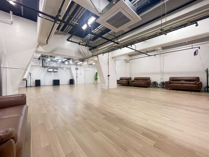 【グンカン・ベース】 卓球練習・レッスン・イベントにおすすめ！ - 軍艦ビル-109室　新宿・歌舞伎町・駅近1分・職安通り