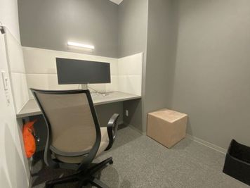 【東京ドームすぐ・水道橋駅2分】ちょっとした２名での打合せに使える広めの完全個室。高速Wifi・コーヒーサーバー。土日祝お得料金 - comolu 水道橋