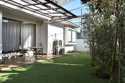 庭（人工芝） - スタジオピア 15B福町 撮影スタジオの室内の写真