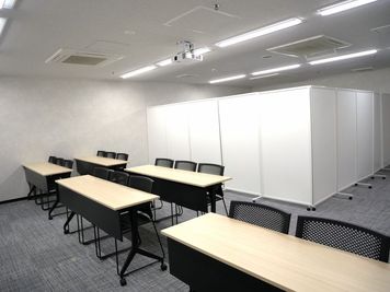 スクール形式 - リファレンス広島小町ビル貸会議室 komaB01 15名Typeの室内の写真