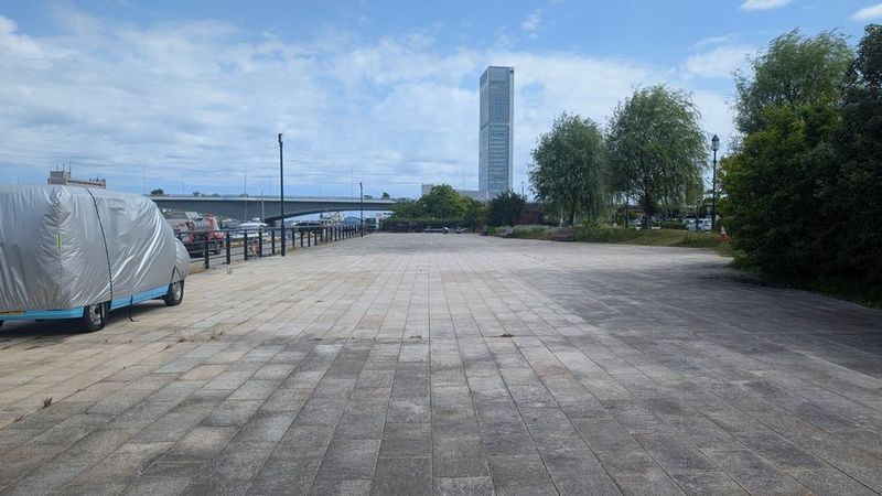 【万代テラス】屋外イベントスペース(サブスペース) - 万代テラス