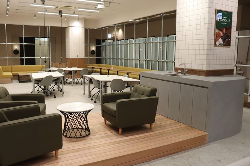 貸し会議室 3（6名用） - 大分オーパまちのコワークpowered by ATOMica