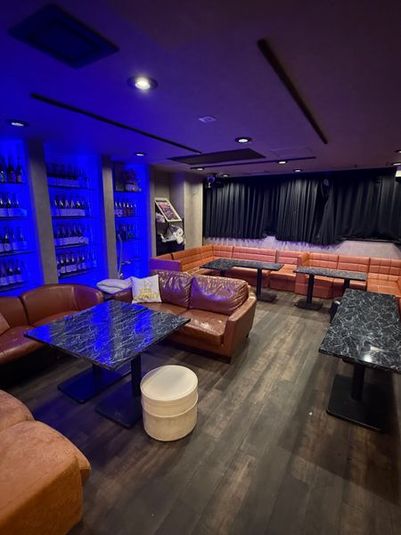 BAR DOWNY - BAR DOWNY (看板はGlanzと記載されています)