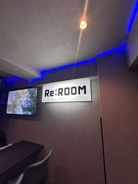 カラオケバーRe:ROOM北新地店 Bar Re:ROOM[北新地/梅田/貸切]の室内の写真