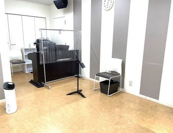 ヤマハミュージック直営教室!【各線三宮駅徒歩約5分】楽器の練習はもちろん、ダンス練習やミーティングにも使用できるお部屋です♪ - ミュージックアベニュー神戸