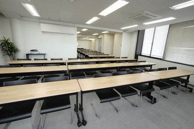 【スカイラークビル貸会議室】 スカイラークビル8階貸会議室の室内の写真