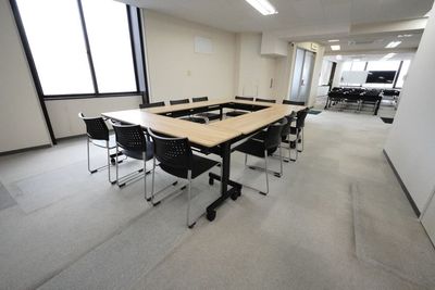 【スカイラークビル貸会議室】 スカイラークビル8階貸会議室の室内の写真