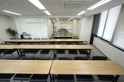 【スカイラークビル貸会議室】 スカイラークビル8階貸会議室の室内の写真