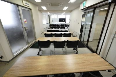 【スカイラークビル貸会議室】 スカイラークビル8階貸会議室の室内の写真