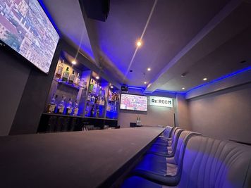 カラオケバーRe:ROOM北新地店 Bar Re:ROOM[北新地/梅田/貸切]の室内の写真