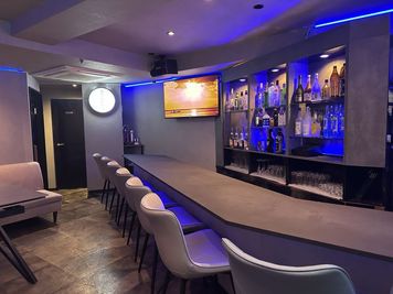 カラオケバーRe:ROOM北新地店 Bar Re:ROOM[北新地/梅田/貸切]の室内の写真