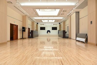 豐澤美術株式会社 大阪阿波座ホール 展示会 説明会 発表会 ゼミナール最適 の室内の写真