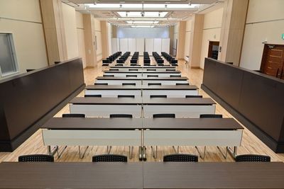 豐澤美術株式会社 大阪阿波座ホール 展示会 説明会 発表会 ゼミナール最適 の室内の写真