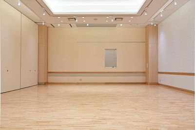 豐澤美術株式会社 大阪阿波座ホール 展示会 説明会 発表会 ゼミナール最適 の室内の写真
