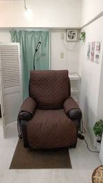 リクライニングチェア（別スペースで簡易仕切りとなります）※仕切りの幅は多少広げることは可能です。 - 【AngelSalonグループ】AngelLash／iley蒲田 【個室】レンタル美容サロンの室内の写真