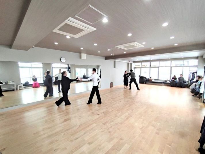 ダンススタジオ カーニバル - LIFE STAGE 六甲道|大型ダンススタジオ