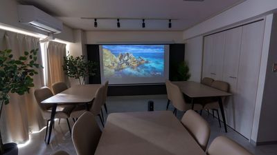 浜松町にある綺麗目のスペースになります✨
撮影利用も可能となります📸 - Relax one 浜松町 Relax one 浜松町｜交流会・歓送迎会🍃撮影可能📸の室内の写真