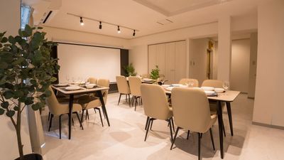 浜松町にある綺麗目のスペースになります✨
撮影利用も可能となります📸 - Relax one 浜松町 Relax one 浜松町｜交流会・歓送迎会🍃撮影可能📸の室内の写真