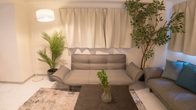 浜松町にある綺麗目のスペースになります✨
撮影利用も可能となります📸 - Relax one 浜松町 Relax one 浜松町｜交流会・歓送迎会🍃撮影可能📸の室内の写真