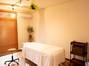 入室して右の部屋 - anilla by Viaggio（アニージャバイビアッジオ） レンタルサロン　アニージャの室内の写真