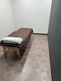 ストレッチ、リラクゼーションルーム - レンタルジム＆サロン　AXIS GYM【アクシスジム】の室内の写真