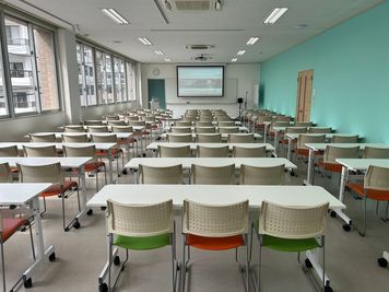 【旭橋駅5分】定員80+α名！プロジェクター含む備品・高速Wi-Fi無料！東町201会議室 - みんなの貸会議室　那覇東町店
