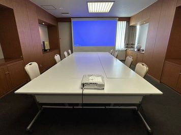 八日市ロイヤルホテル　レンタルスペース 八日市ロイヤルホテル　会議室の室内の写真