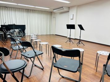 音楽スタジオ Keys&Reeds  地下1階30畳♪ イベント全館利用の室内の写真