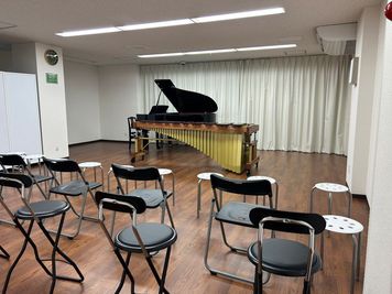 音楽スタジオ Keys&Reeds  地下1階30畳♪ イベント全館利用の室内の写真