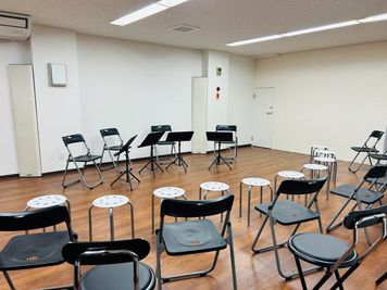 音楽スタジオ Keys&Reeds  地下1階30畳♪ イベント全館利用の室内の写真