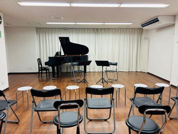 音楽スタジオ Keys&Reeds  地下1階30畳♪ イベント全館利用の室内の写真