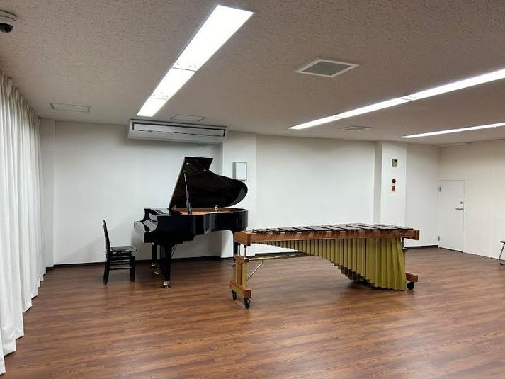 【プチ・サロン/２人以上利用】グランドピアノ・マリンバ常設♪ - 音楽スタジオ Keys&Reeds 