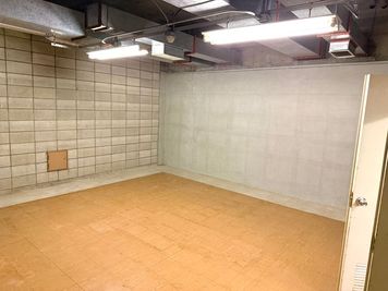 学校跡地の飯田橋でっかいレンタルスペース 地下1階フロア貸し｜飯田橋駅徒歩2分の元学校の室内の写真