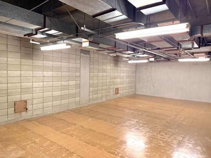 地下1階フロア貸し｜飯田橋駅徒歩2分の元学校 - 学校跡地の飯田橋でっかいレンタルスペース