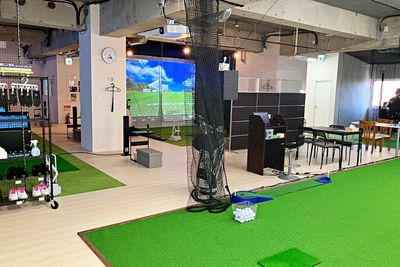 24時間OPENのインドアゴルフ練習場⛳️話題のシミュレーションゴルフを体験！ - マイゴル東村山駅前店
