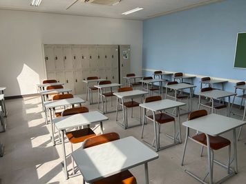 みんなの貸会議室　那覇東町店 東町301会議室[定員25+予備椅子]の室内の写真