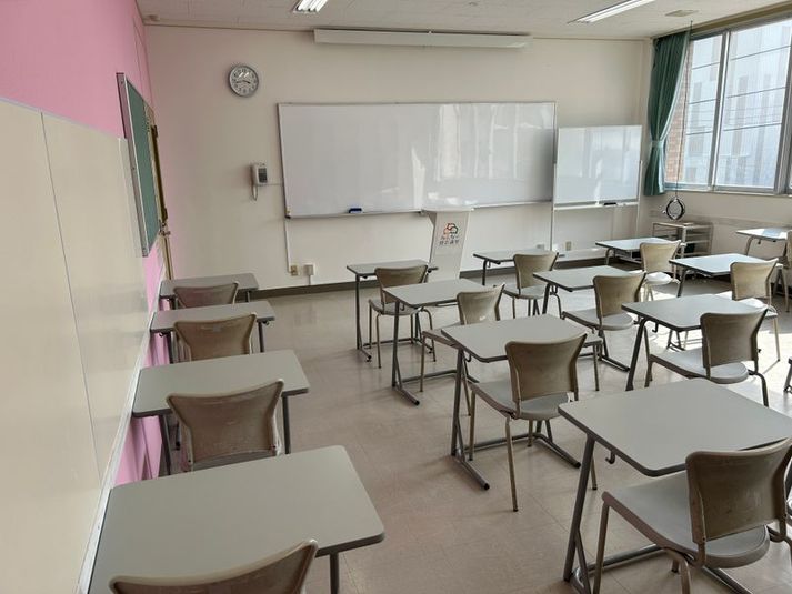 東町302会議室[定員25+予備椅子] - みんなの貸会議室　那覇東町店