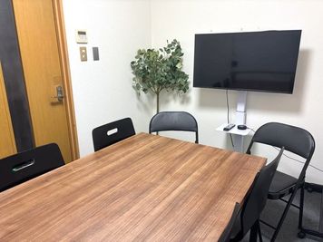 【Leaf京都南（小会議室）】 Leaf京都南（小会議室）の室内の写真