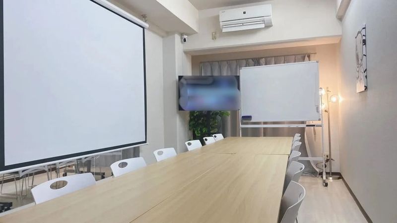 【Leaf四条烏丸（小中会議室）】 Leaf四条烏丸（小中会議室）の室内の写真