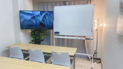 【Leaf四条烏丸（小中会議室）】 Leaf四条烏丸（小中会議室）の室内の写真