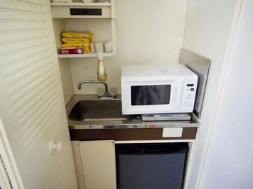 【Leaf四条烏丸（小中会議室）】 Leaf四条烏丸（小中会議室）の室内の写真