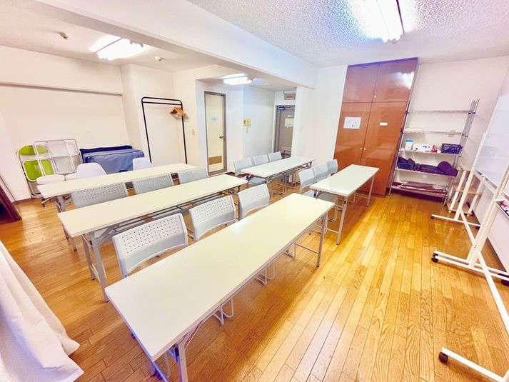 会議室も出来る多目的スペース - ＜カラフルスペース＞