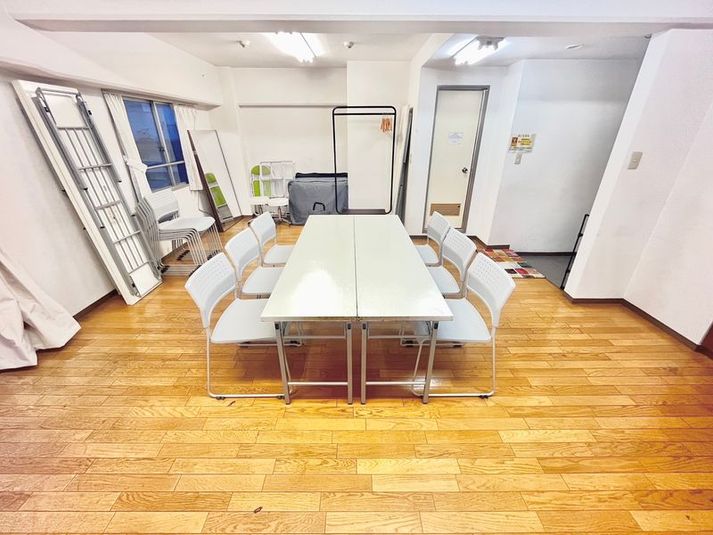 会議室も出来る多目的スペース - ＜カラフルスペース＞