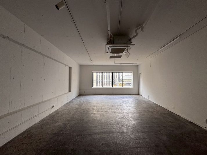 【本町駅1分/100平米】レンタルスペース・GLOOV - 自然光レンタルフォトスタジオGLOOV