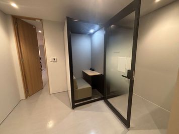 フォンブース - Key Site Phone Booth01-Key Siteの室内の写真