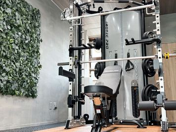 スミスマシーン - コアフィットジム武蔵小杉の設備の写真